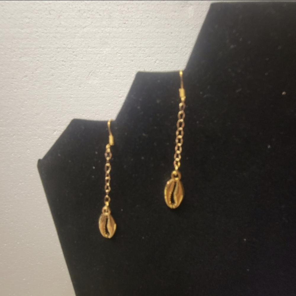 Gold Chain and Gold Crab Claw Dangle Earrings